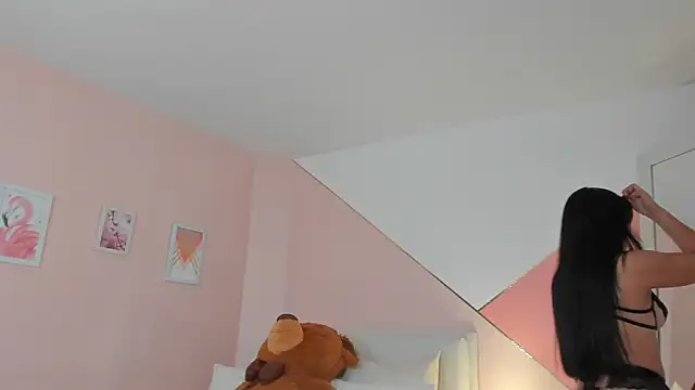 Snapshot of mia_canoo chatting on 10/31/25, 11:44 mia canoo online show from 10/31/25, 11:44