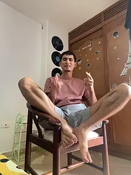 Snapshot of gsusss_feet chatting on 10/18/25, 05:46 gsusss feet online show from 10/18/25, 05:46