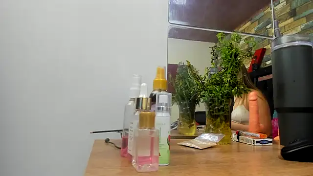 Snapshot of Zultana_Mor chatting on 11/22/25, 03:05 Zultana Mor online show from 11/22/25, 03:05