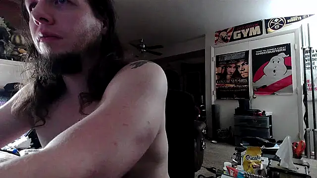 Snapshot of biggerisbetter12 chatting on 10/20/25, 10:27 biggerisbetter12 online show from 10/20/25, 10:27