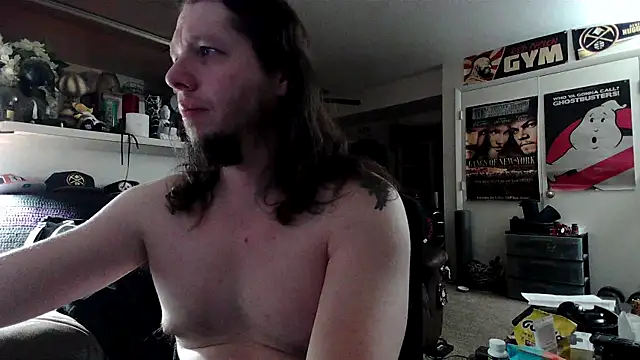 Snapshot of biggerisbetter12 chatting on 10/26/25, 09:26 biggerisbetter12 online show from 10/26/25, 09:26