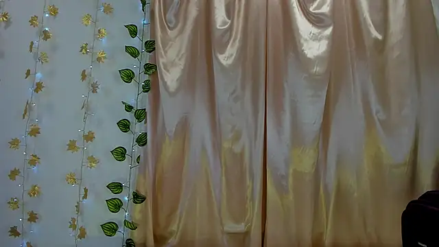 Milie yue online show from 12/02/25, 02:01