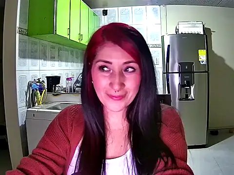 Snapshot of dark_velvet chatting on 11/18/25, 06:07 dark velvet online show from 11/18/25, 06:07