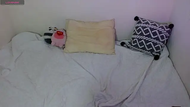 Snapshot of Suki_sweet chatting on 11/11/25, 01:33 Suki sweet online show from 11/11/25, 01:33