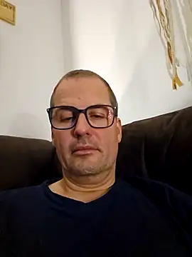 Snapshot of GermanMadMatt chatting on 10/17/25, 05:43 GermanMadMatt online show from 10/17/25, 05:43