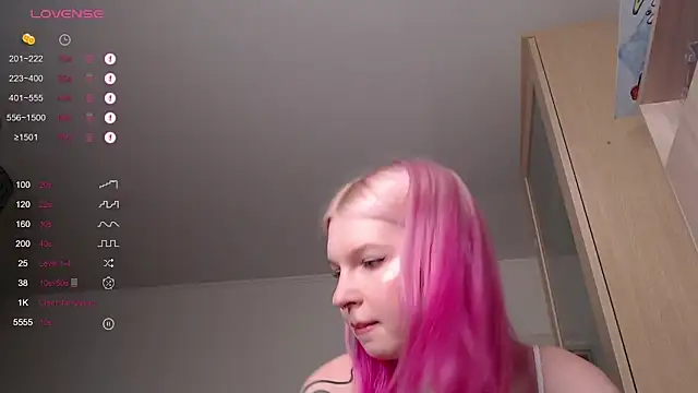 Snapshot of AnnySweetKiss chatting on 10/19/25, 05:02 AnnySweetKiss online show from 10/19/25, 05:02
