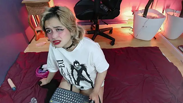 Snapshot of Navier__ chatting on 11/23/25, 02:06 Navier online show from 11/23/25, 02:06