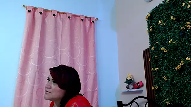 Snapshot of lunitahot19 chatting on 10/17/25, 02:52 lunitahot19 online show from 10/17/25, 02:52