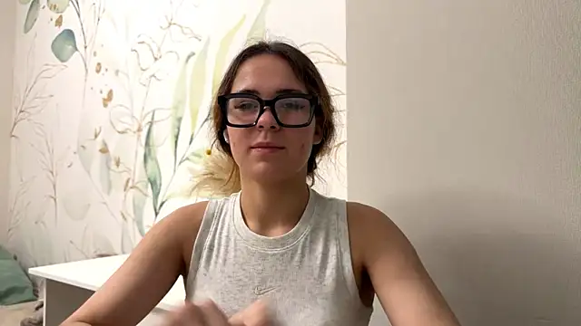 Snapshot of LunaAfrodita chatting on 10/20/25, 05:13 LunaAfrodita online show from 10/20/25, 05:13