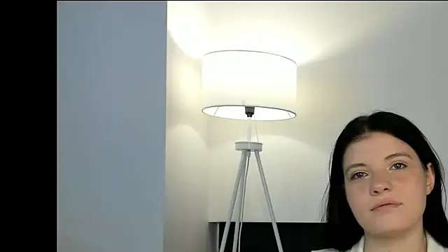Snapshot of DelilahNifong chatting on 10/18/25, 08:26 DelilahNifong online show from 10/18/25, 08:26