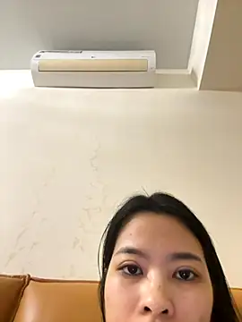 Snapshot of Minhee22 chatting on 10/28/25, 04:31 Minhee22 online show from 10/28/25, 04:31