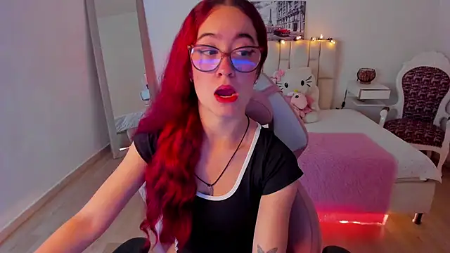 Snapshot of Amaraa_couper1 chatting on 11/08/25, 03:18 Amaraa couper1 online show from 11/08/25, 03:18