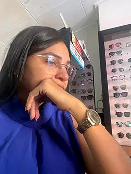 Snapshot of belaamor chatting on 10/18/25, 11:55 belaamor online show from 10/18/25, 11:55