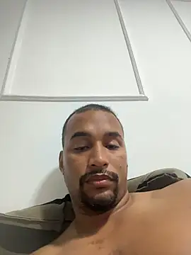 Snapshot of casalbrhot25 chatting on 11/04/25, 01:59 casalbrhot25 online show from 11/04/25, 01:59