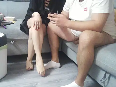 Snapshot of sweetycouplexxxx chatting on 10/25/25, 07:19 sweetycouplexxxx online show from 10/25/25, 07:19