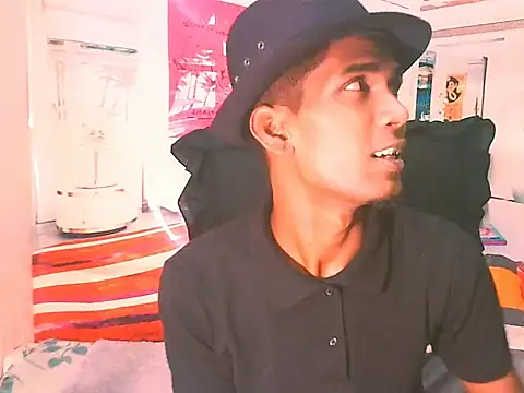 Snapshot of IndianThuggin chatting on 11/28/25, 05:04 IndianThuggin online show from 11/28/25, 05:04