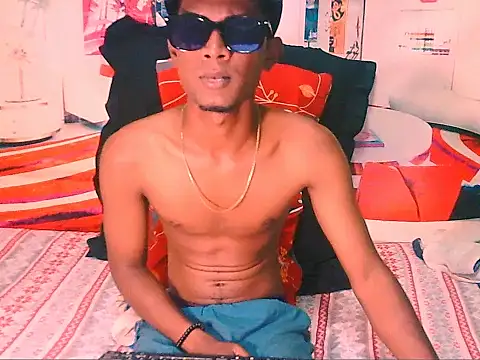 Snapshot of IndianThuggin chatting on 12/02/25, 05:35 IndianThuggin online show from 12/02/25, 05:35