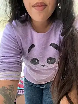 Snapshot of masiel2025 chatting on 11/22/25, 04:50 masiel2025 online show from 11/22/25, 04:50