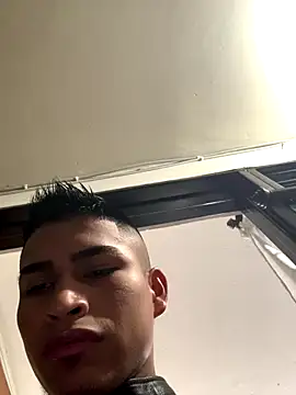 Emiliano Reyes online show from 11/30/25, 02:04