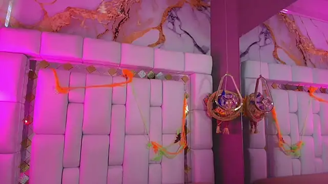 sara lane  online show from 10/29/25, 09:49