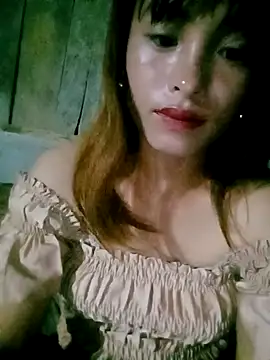 Snapshot of Wong_tinny chatting on 10/19/25, 03:12 Wong tinny online show from 10/19/25, 03:12