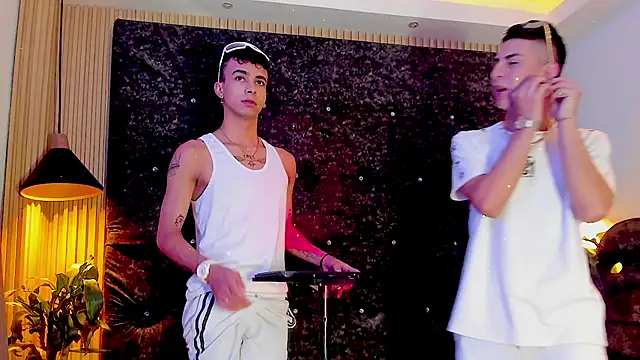 the fenix boy online show from 10/25/25, 08:36