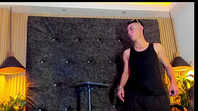 the fenix boy online show from 10/30/25, 09:04