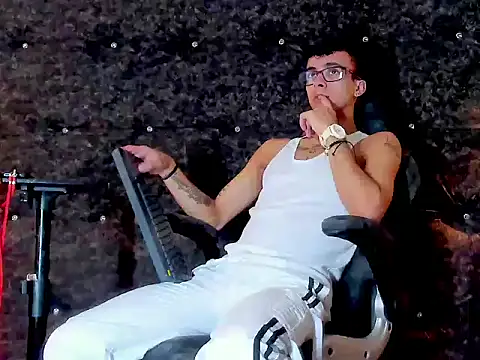 the fenix boy online show from 11/05/25, 07:36