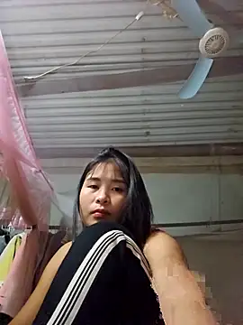 Squirrel-Pear online show from 12/01/25, 04:12