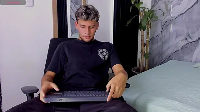 Alan-Smith1 online show from 11/07/25, 07:47