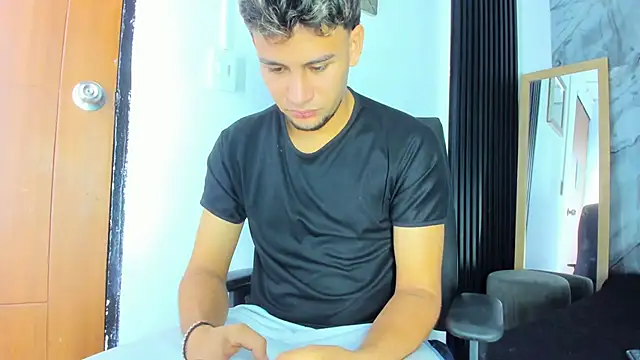 Alan-Smith1 online show from 12/04/25, 09:01