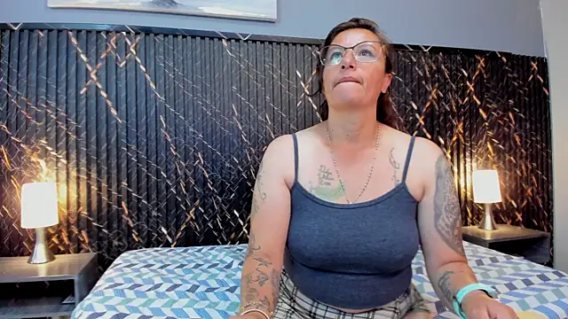 Snapshot of alice_h4rt chatting on 11/08/25, 12:49 alice h4rt online show from 11/08/25, 12:49