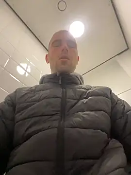 Rotteei1 online show from 10/24/25, 12:01