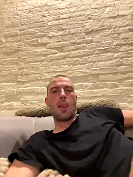 Rotteei1 online show from 10/25/25, 05:26