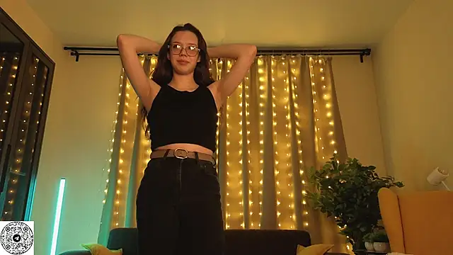 FabiolaCowing online show from 11/02/25, 05:37