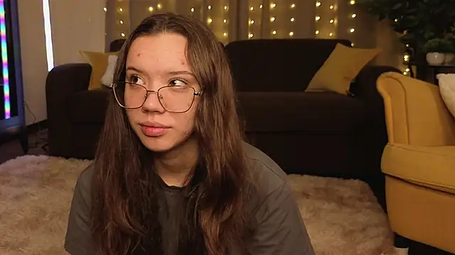 FabiolaCowing online show from 11/09/25, 06:06