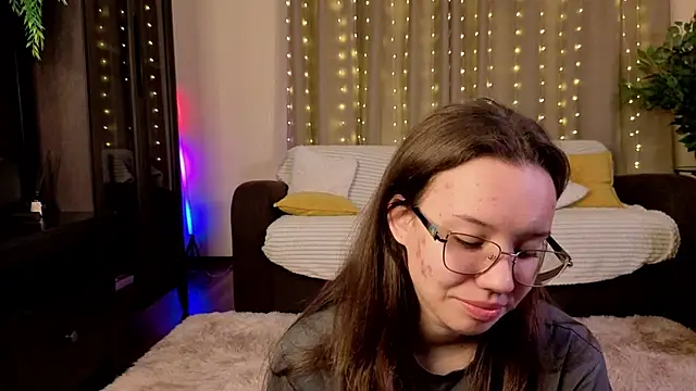 FabiolaCowing online show from 11/29/25, 06:11