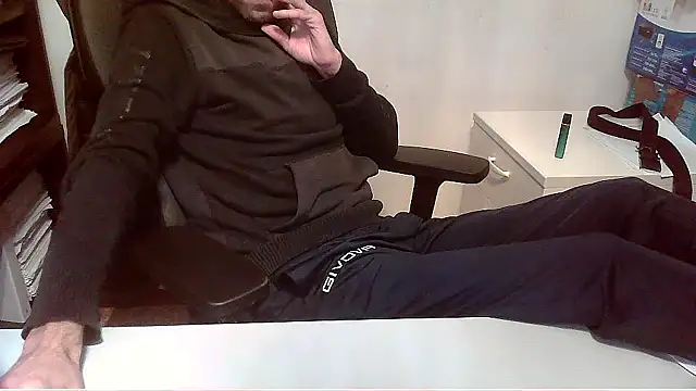 topg84 online show from 11/18/25, 05:39