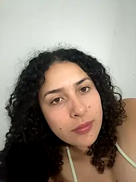 Snapshot of To_nella chatting on 10/21/25, 02:23 To nella online show from 10/21/25, 02:23