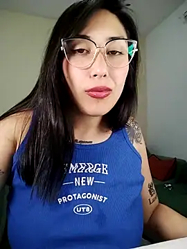 Snapshot of Chinitaaa28 chatting on 11/02/25, 03:20 Chinitaaa28 online show from 11/02/25, 03:20