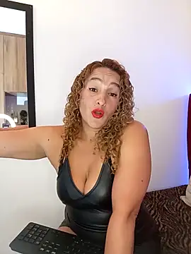 Snapshot of MilfTammyJones69 chatting on 10/21/25, 07:36 MilfTammyJones69 online show from 10/21/25, 07:36