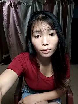 Snapshot of Fish_yellow chatting on 10/23/25, 04:28 Fish yellow online show from 10/23/25, 04:28