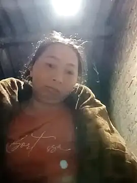 Snapshot of suka-bibi chatting on 11/21/25, 01:54 suka-bibi online show from 11/21/25, 01:54