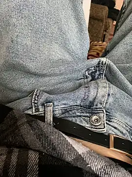 damiew1 online show from 10/19/25, 11:44