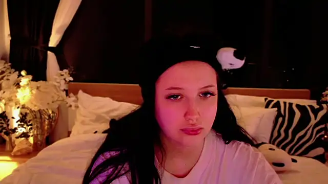 Snapshot of Felicia_Herceg chatting on 11/16/25, 10:15 Felicia Herceg online show from 11/16/25, 10:15