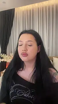 Snapshot of Felicia_Herceg chatting on 11/19/25, 12:27 Felicia Herceg online show from 11/19/25, 12:27