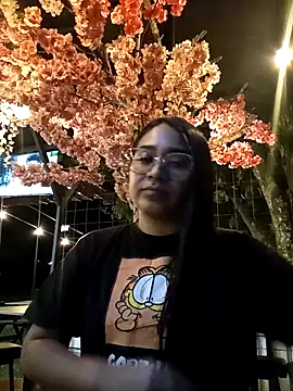 Snapshot of Samara_Outdoors chatting on 10/26/25, 12:49 Samara Outdoors online show from 10/26/25, 12:49