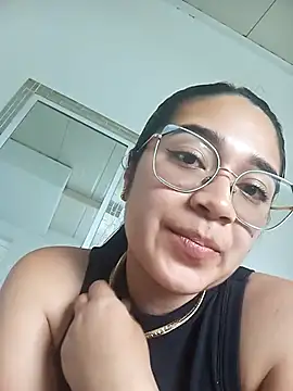 Snapshot of Samara_Outdoors chatting on 10/30/25, 07:47 Samara Outdoors online show from 10/30/25, 07:47