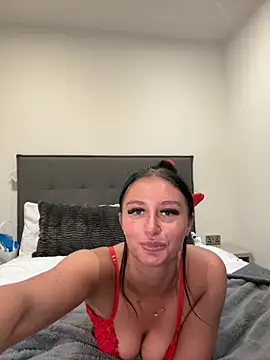 Snapshot of AlexandraLovex chatting on 10/27/25, 11:31 AlexandraLovex online show from 10/27/25, 11:31