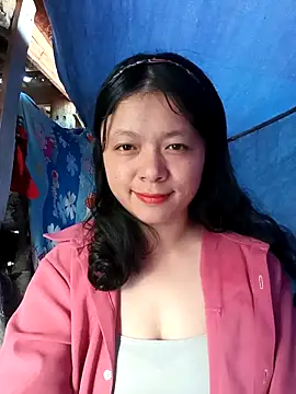 lisa-bae00 online show from 11/23/25, 12:21